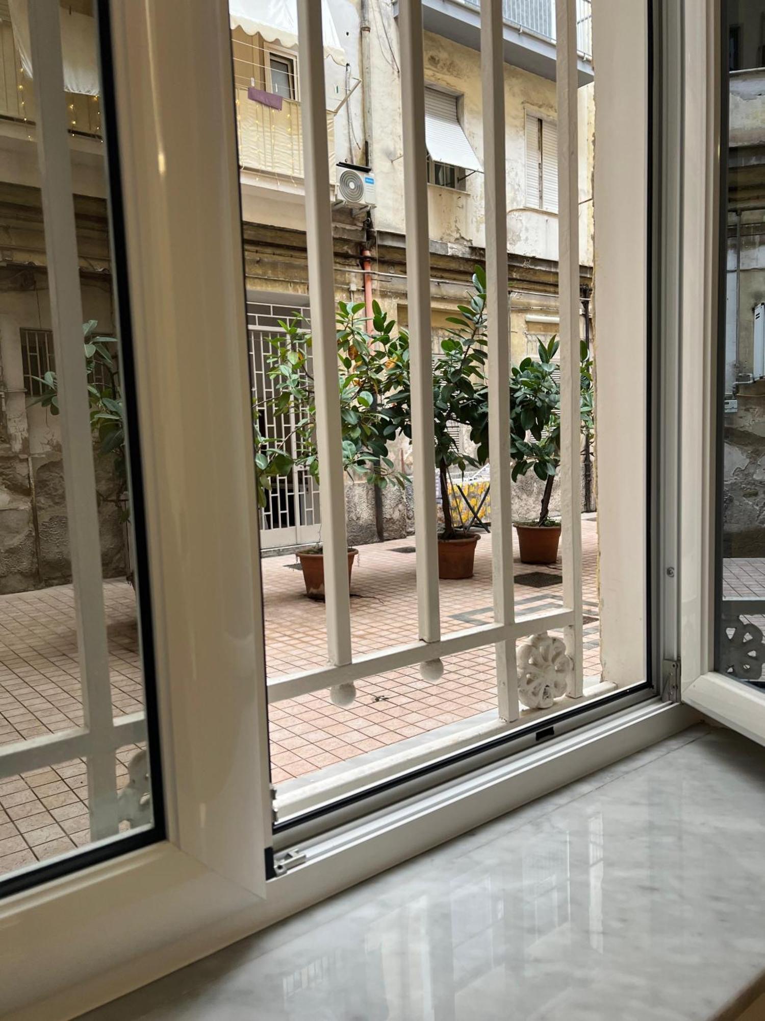 L'Ospite Napoletano Apartamento Nápoles Exterior foto